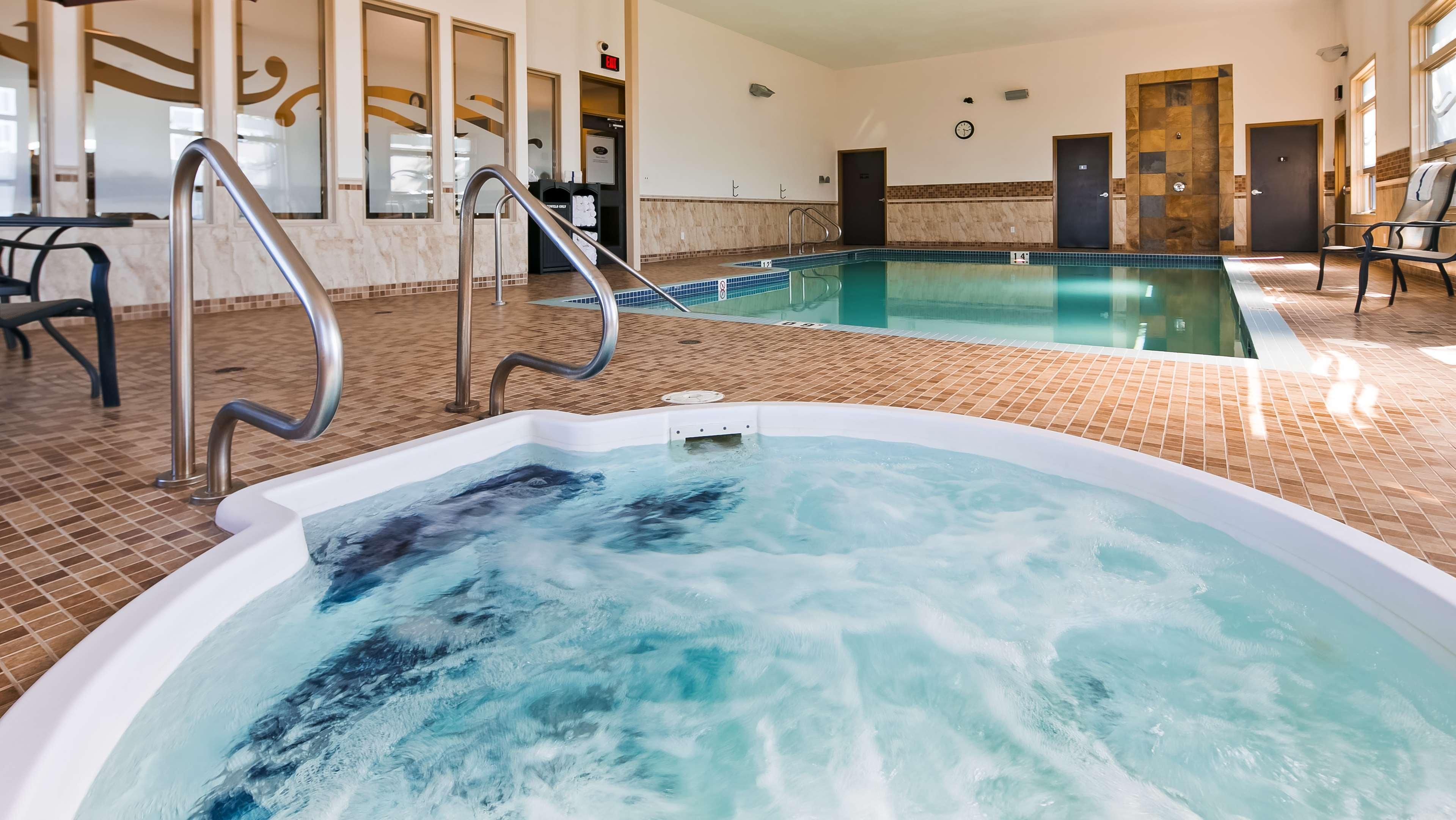Best Western Wainwright Inn & Suites מראה חיצוני תמונה