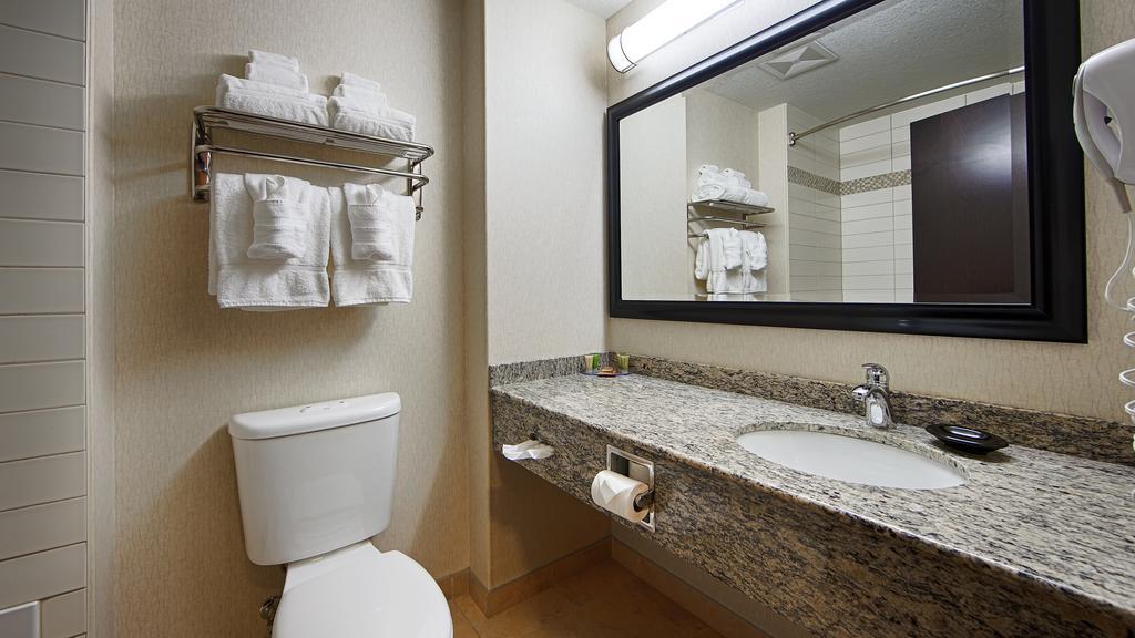 Best Western Wainwright Inn & Suites מראה חיצוני תמונה