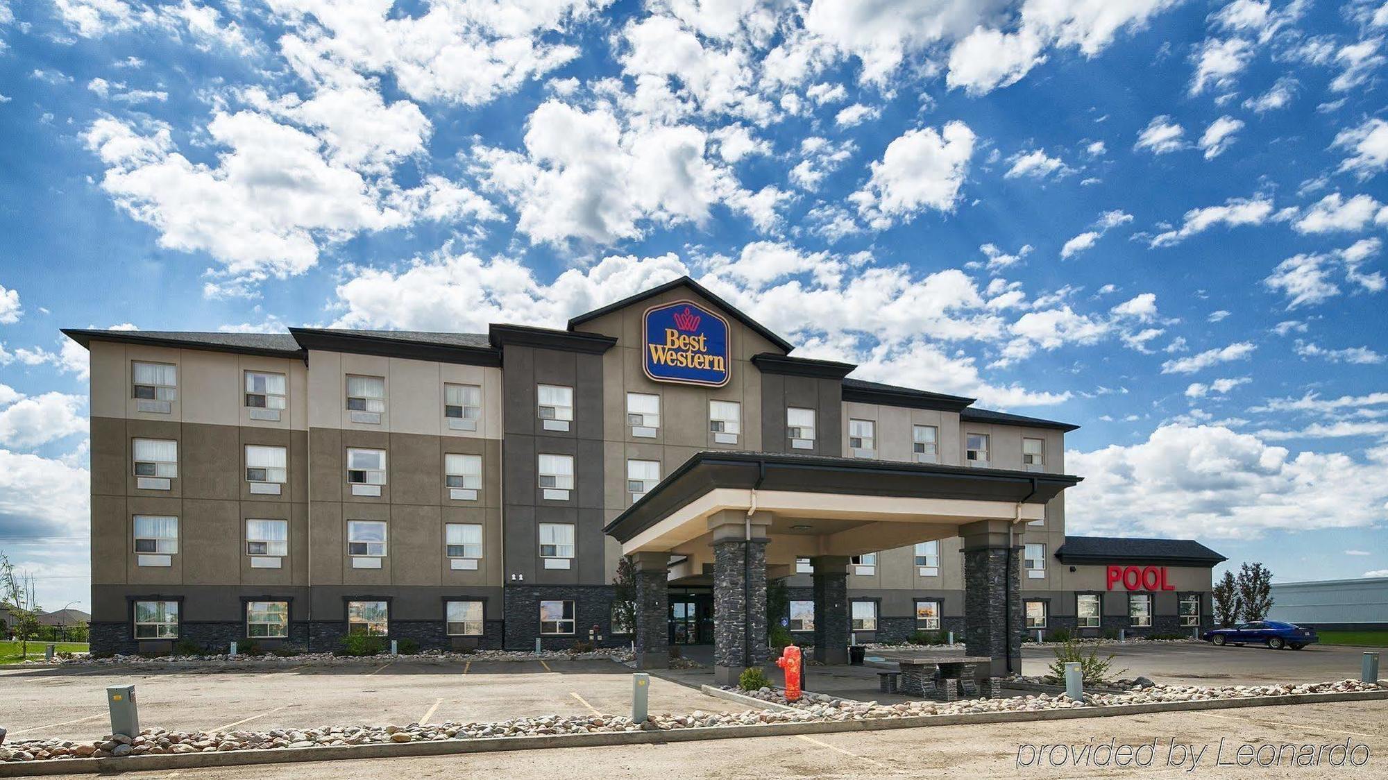 Best Western Wainwright Inn & Suites מראה חיצוני תמונה