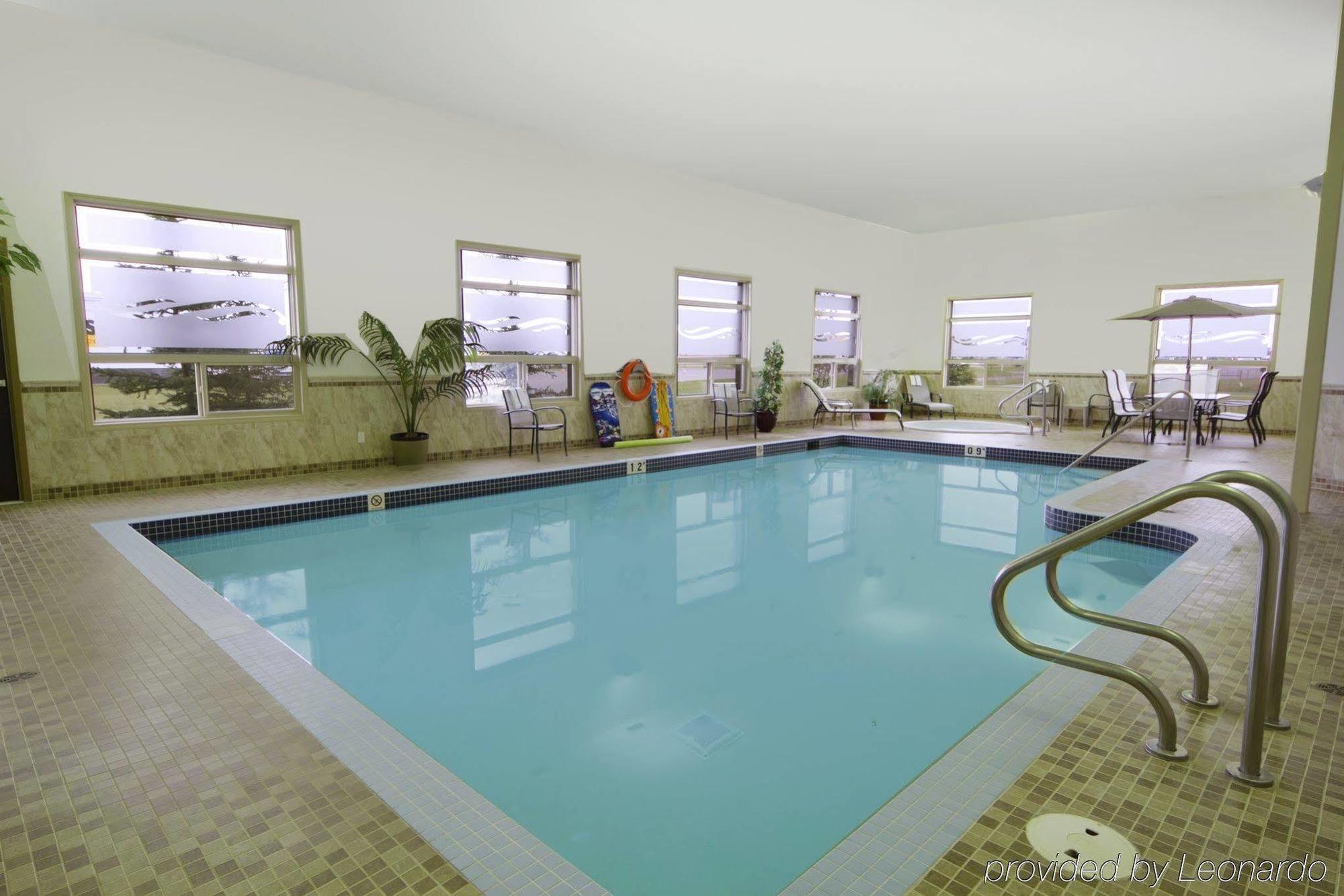 Best Western Wainwright Inn & Suites מראה חיצוני תמונה